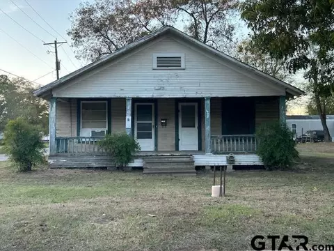 402 Cypress St, Pittsburg, TX 75686
