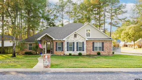 1001 Millstone Ln, Chandler, TX 75758