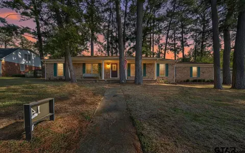 914 Forest Trl, Jacksonville, TX 75766