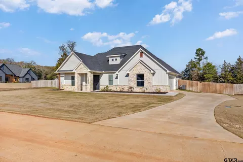 14662 Woodland Creek Dr, Tyler, TX 75706
