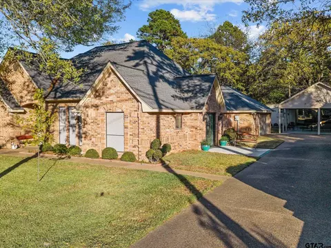 323 Hideaway Ln E, Hideaway, TX 75771 photo 2