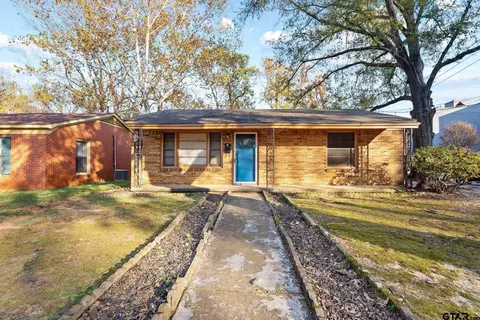 736 Crestway Dr, Tyler, TX 75701