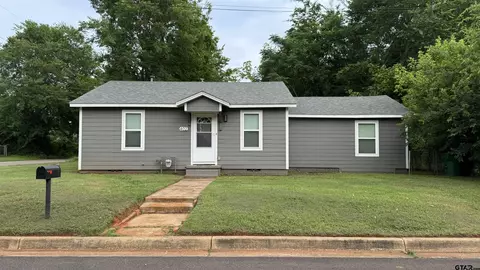402 W Carolina St, Palestine, TX 75803