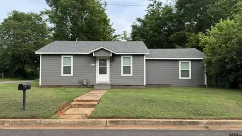 402 W Carolina St, Palestine, TX 75803