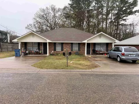 908-910 Tabb St, Mount Pleasant, TX 75455