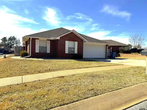 401 Magnolia Ct, Whitehouse, TX 75791