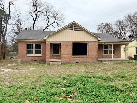 715 N Englewood, Tyler, TX 75704