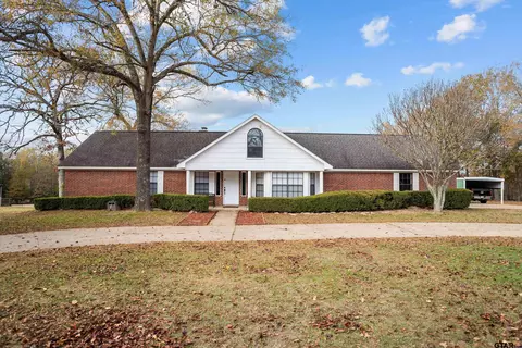 533 Creekwood St, Crockett, TX 75835
