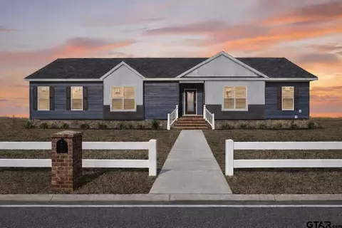 4033 Rolling Ln, Greenville, TX 75401