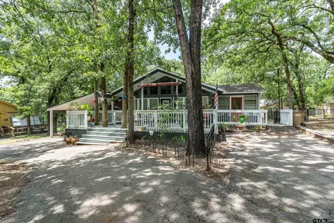 201 Elmwood Ln, Holly Lake Ranch, TX 75765