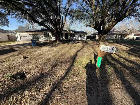 207 S Sun Cp, White Oak, TX 75693