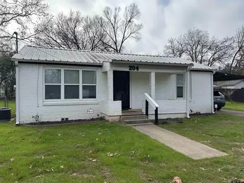 204 W North, Lindale, TX 75771