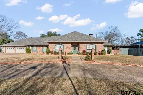 106 Cheyenne St, Gilmer, TX 75644