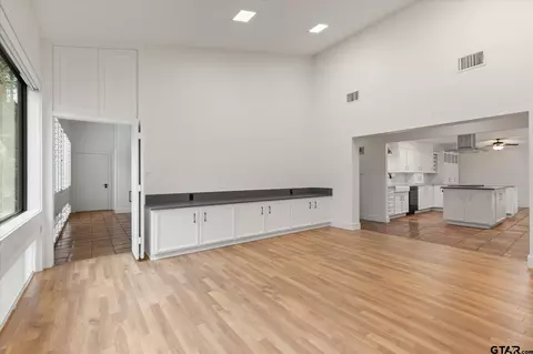 Living - 6376 Tryon Rd, Longview, TX 75605 photo 7 of 9