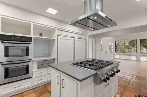 Kitchen - 6376 Tryon Rd, Longview, TX 75605 photo 3 of 4
