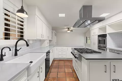Kitchen - 6376 Tryon Rd, Longview, TX 75605 photo 1 of 4