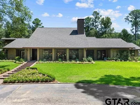 708 Richardson Ln, Henderson, TX 75654