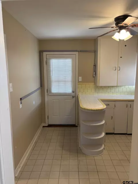 1931 S Wiley, Tyler, TX 75701