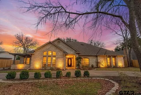 241 Hideaway Ln E, Hideaway, TX 75771