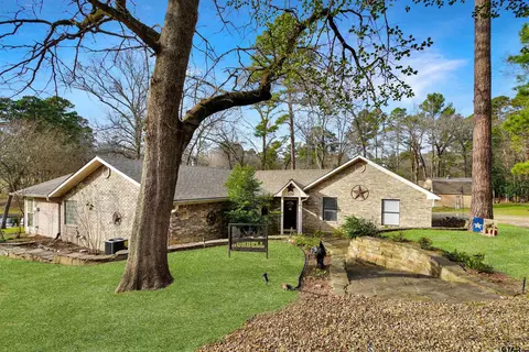 120 Rainbow Cv, Holly Lake Ranch, TX 75765