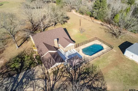 23096 Mcfadden Ln, Chandler, TX 75758