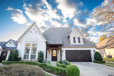 2238 Thornwood Dr, Tyler, TX 75703