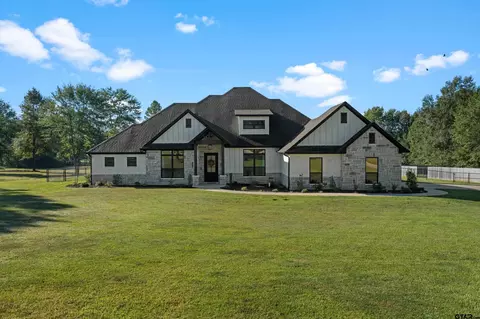 160 Chase Creek Dr S, Henderson, TX 75654