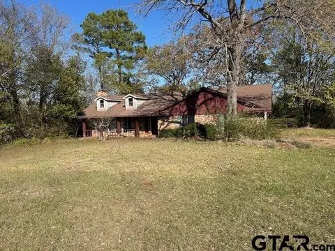 716 Range Rd, Palestine, TX 75801