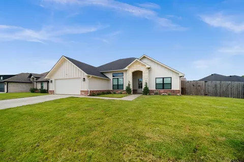 409 Meadow Ln, Chandler, TX 75758
