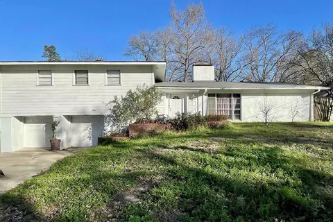 3300 Brookside Dr, Tyler, TX 75701