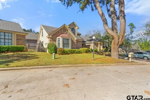 5745 Golden Oaks, Tyler, TX 75703