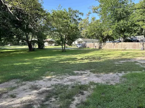 1002 Humbleway, Overton, TX 75684