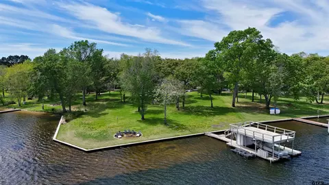 7811 Double Oaks Rd, Athens, TX 75752