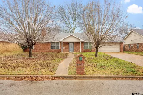 409 Shelly Dr, Whitehouse, TX 75791