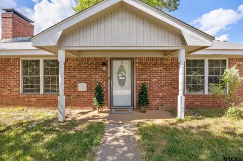409 Shelly Dr, Whitehouse, TX 75791
