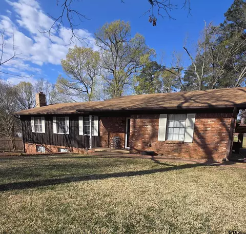 1120 Oak St, New London, TX 75682