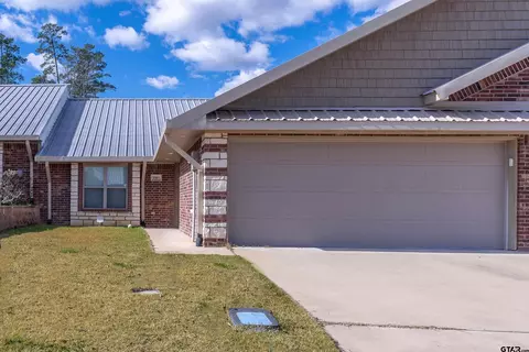 1803 Yellowstone Dr, Longview, TX 75605