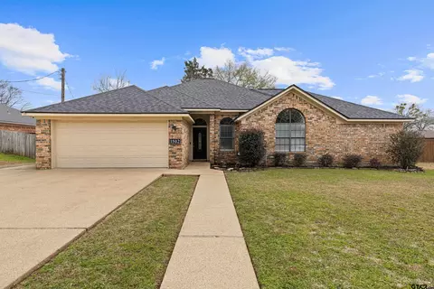 1502 Peach St, Kilgore, TX 75662