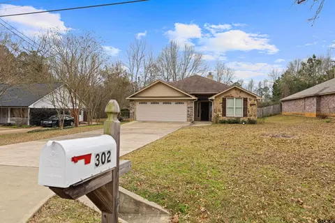 302 Collins Ave, Longview, TX 75605 photo 3