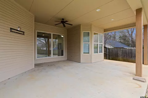 302 Collins Ave, Longview, TX 75605 photo 31