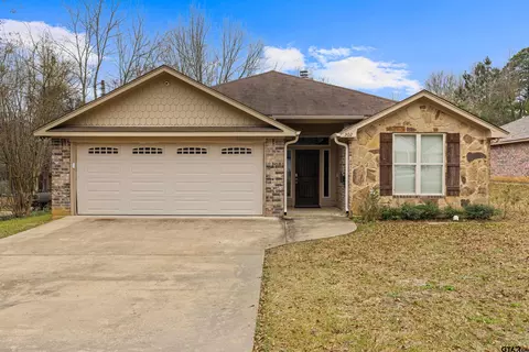 302 Collins Ave, Longview, TX 75605 photo 1