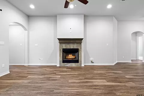 302 Collins Ave, Longview, TX 75605 photo 8