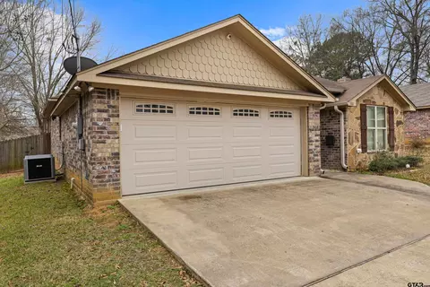 302 Collins Ave, Longview, TX 75605 photo 4