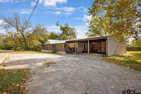 204 W Tarbutton St, Troup, TX 75789