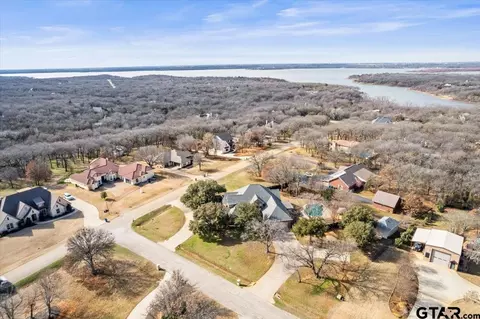 900 Amethyst Dr, Oak Point, TX 75068