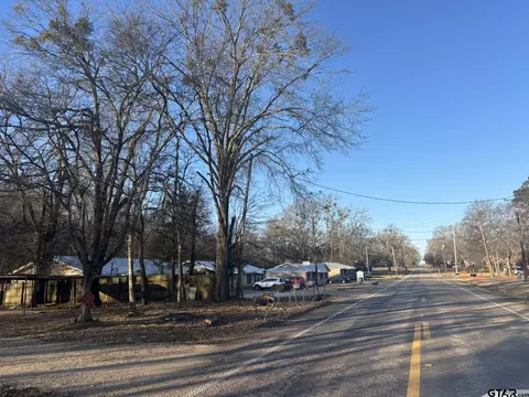 609 Jefferson St, Pittsburg, TX 75686