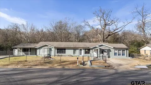 300 N Parkdale, Tyler, TX 75702