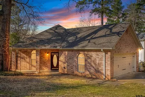 626 Hideaway Ln E, Hideaway, TX 75771