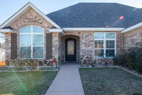 600 Corrigan Trails Blvd, Lindale, TX 75771