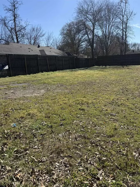 216 W Bonnie, Lindale, TX 75771
